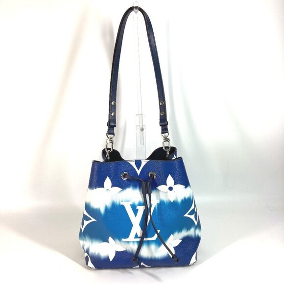 LOUIS VUITTON White Leather Shoulder Bag - Picture 1 of 13
